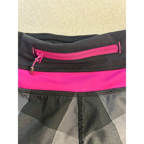 Lululemon Groovy Run Shorts Black Plaid Size 8 - Picture 5 of 6